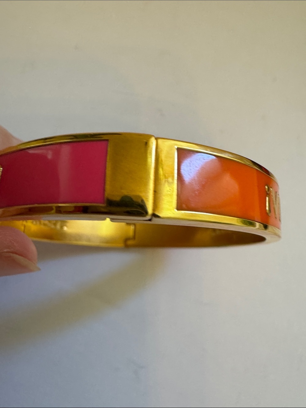 kate spade ‘VIVA COLORES' Gold Tone Bangle - Picture 4 of 9
